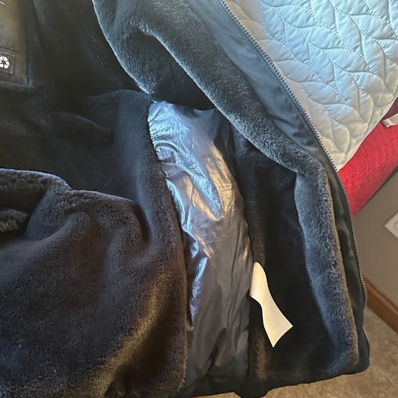 Hollister Charcoal Puffer Jacket Mens - Picture 10 of 10